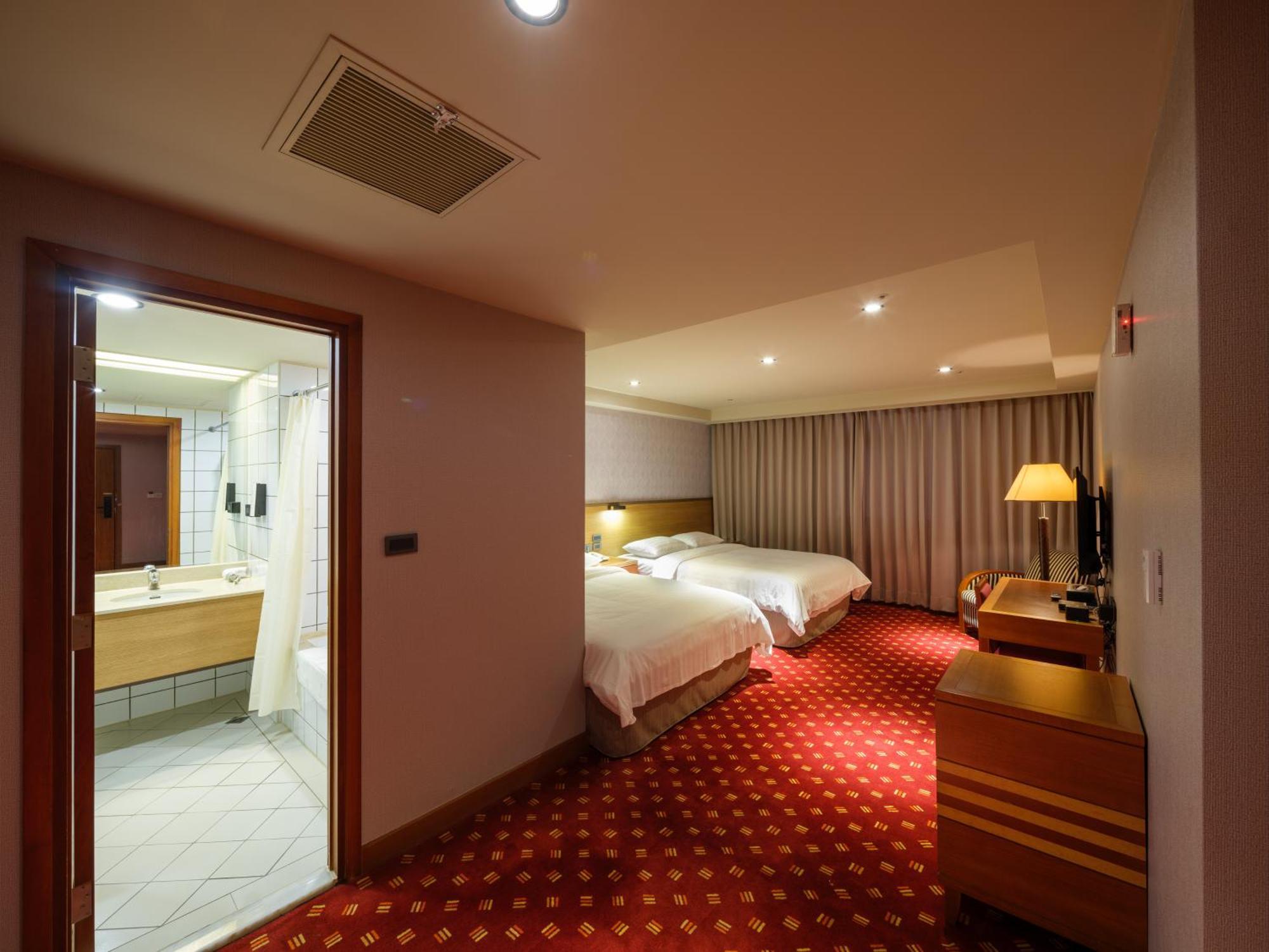 Rich & Free Hotel - Fuzhong 富逸旅趣-板橋府中館 Taipei Eksteriør billede
