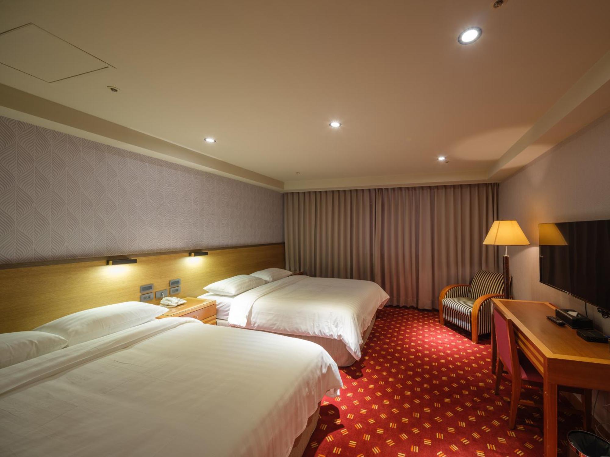 Rich & Free Hotel - Fuzhong 富逸旅趣-板橋府中館 Taipei Eksteriør billede
