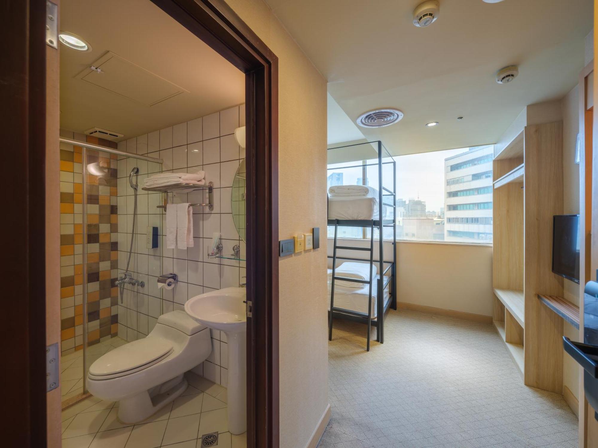 Rich & Free Hotel - Fuzhong 富逸旅趣-板橋府中館 Taipei Eksteriør billede